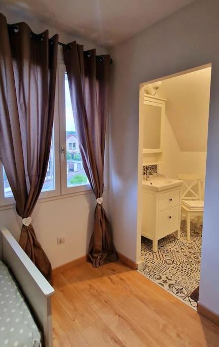 Appartement Charmant Et Spacieux Auxerre Exterior foto